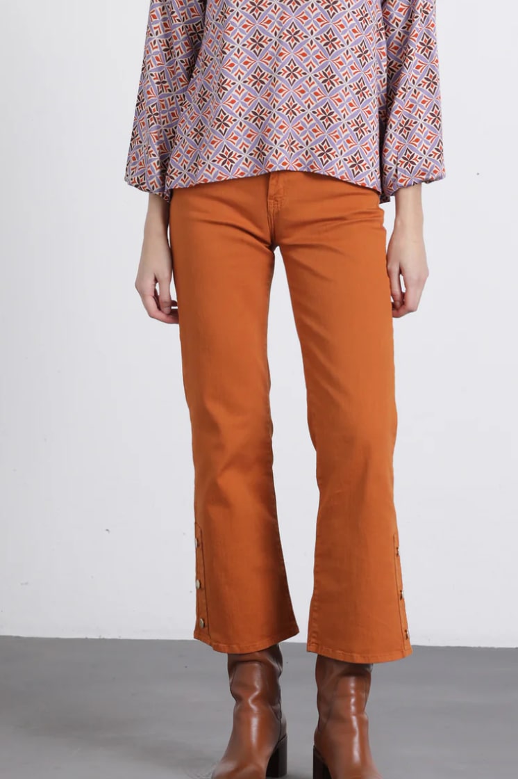 PANTALON PATA BOTON GUIMANOS