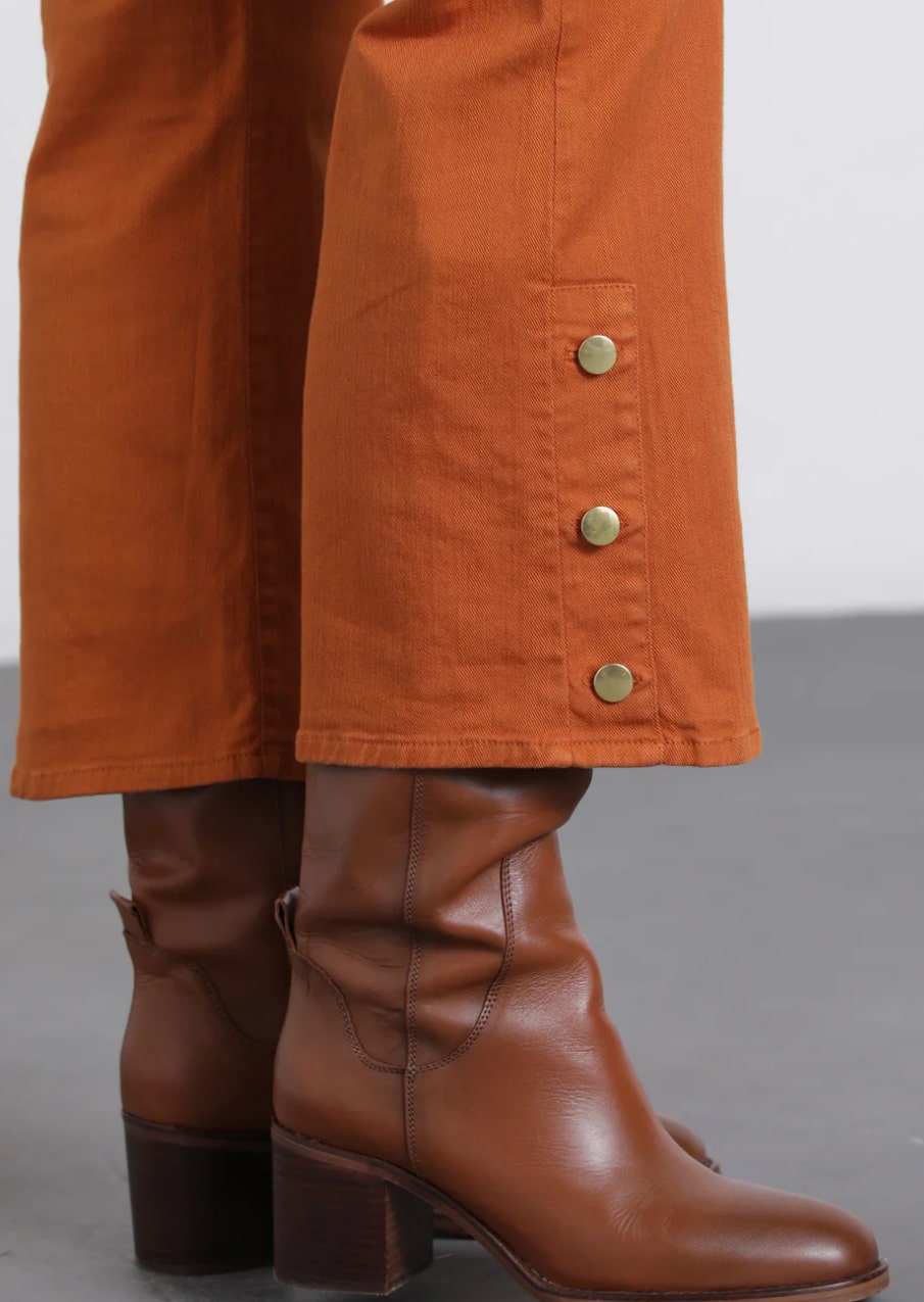 PANTALON PATA BOTON GUIMANOS