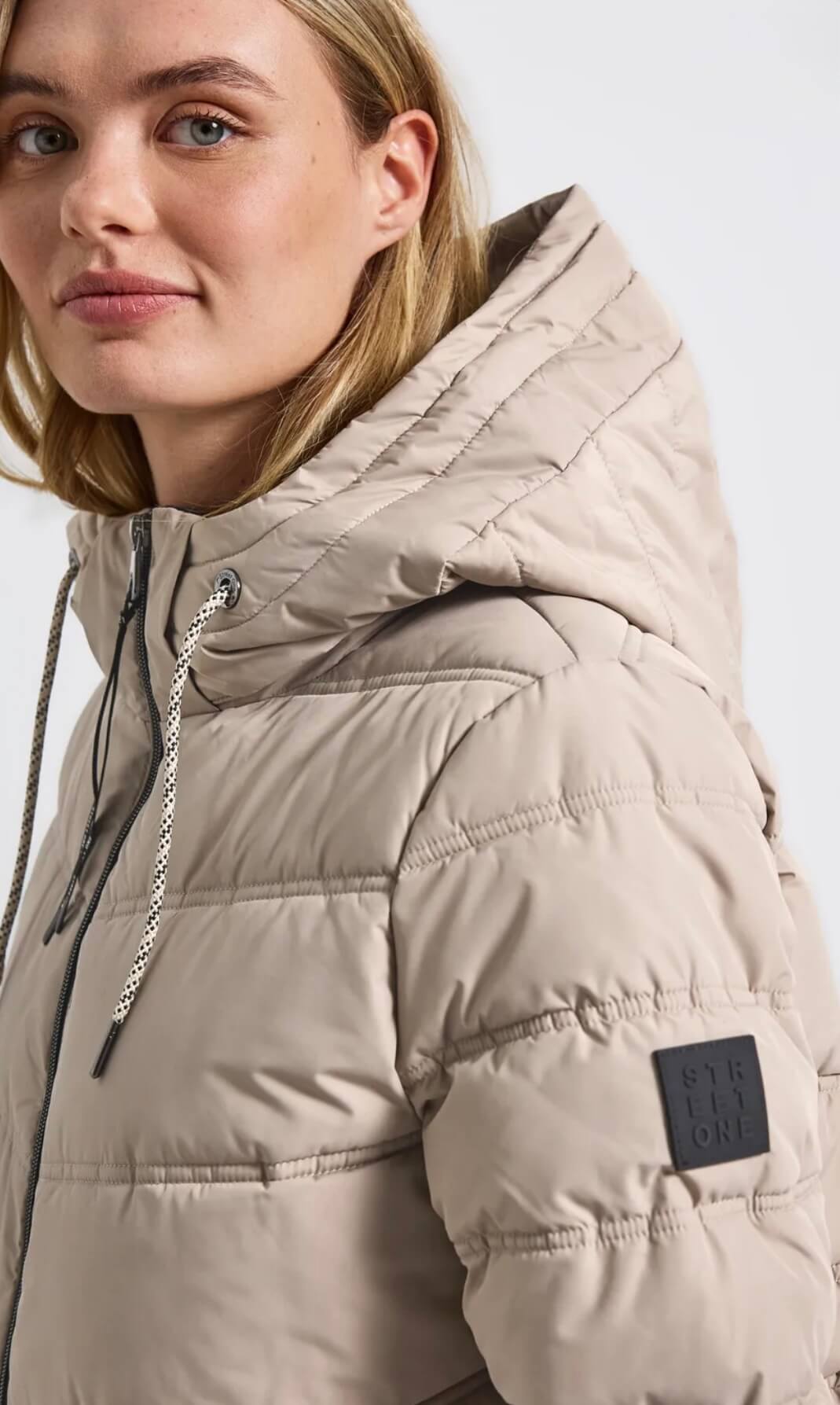 PARKA CAPUCHA BEIGE STREET ONE