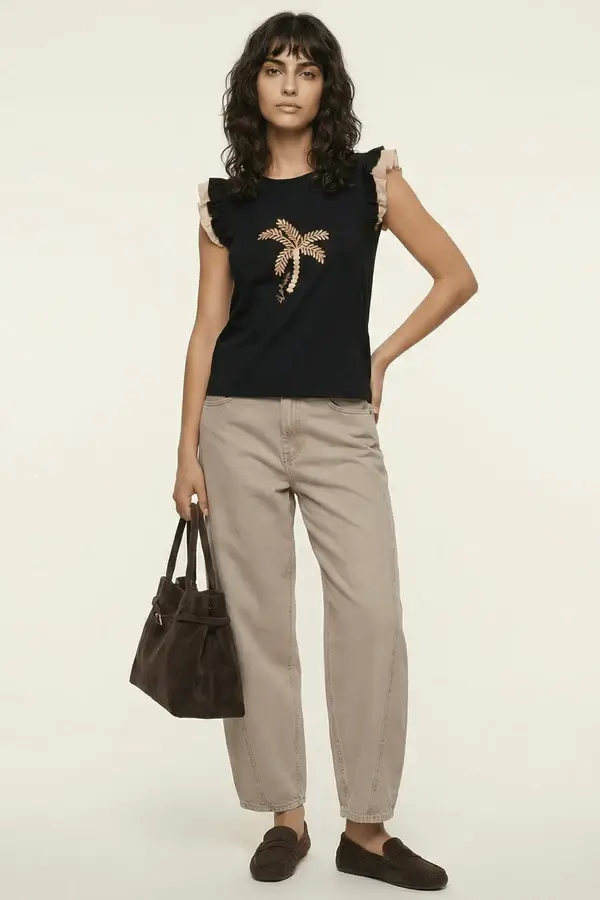CAMISETA NEGRA BORDADA LOLITAS&L