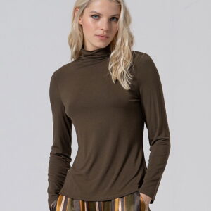 CAMISETA CUELLO ALTO VERDE SURKANA