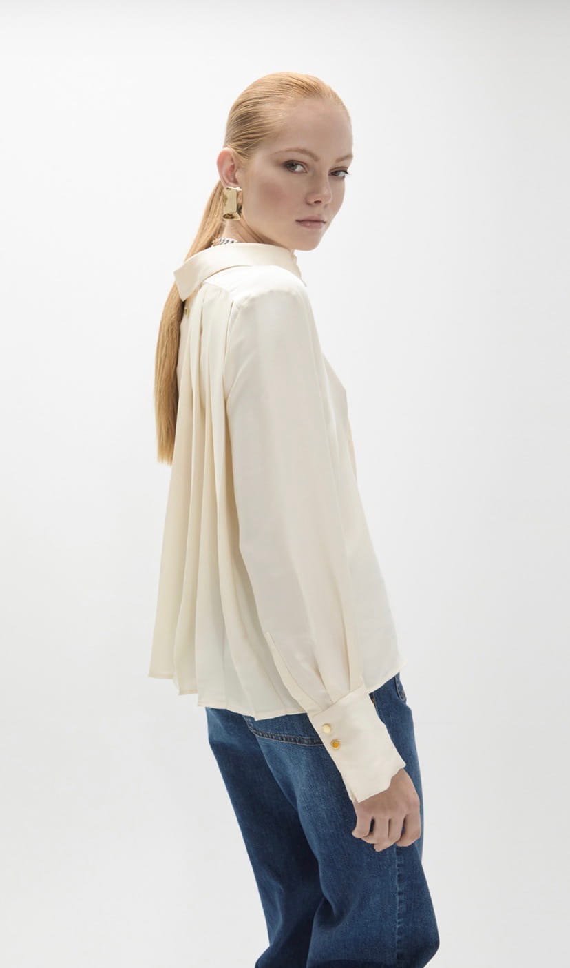 Blusa Espalda Plisada LOLA CASADEMUNT - Imagen 2